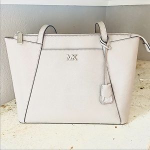 Micheal Kors Maddie Tote